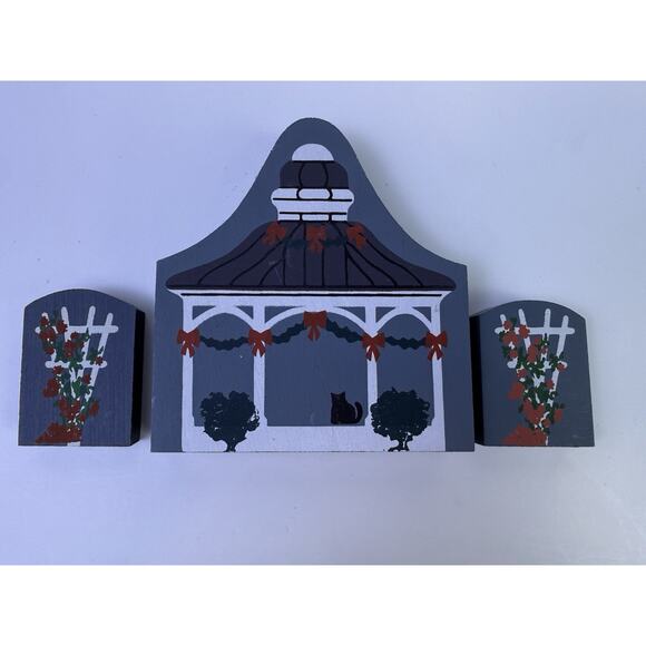 Cat’s Meow Retired 1990 Reversible Bandstand +Flowers Wooden Village Accessory - Picture 4 of 8